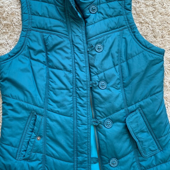 Blue vest! - Picture 2 of 3